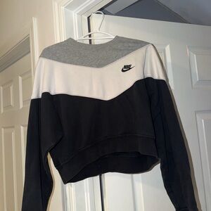 Nike Women's Black, White, and Gray Sweatshirt